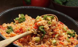 Рис с тушенкой Классический рецепт риса с тушеными овощами